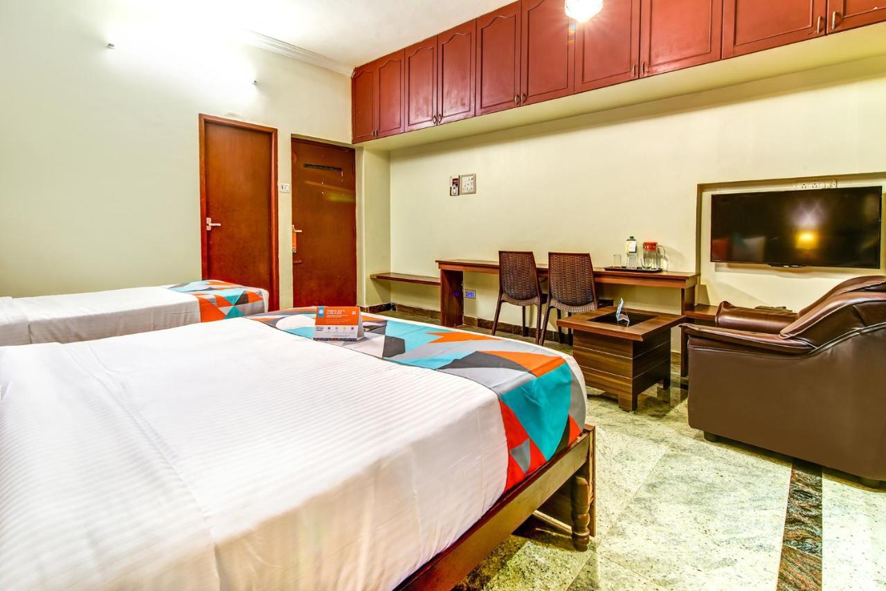 Fabexpress Nestlay Rooms - 100M From Velammal Hall, Moggappair Chennai Exterior photo